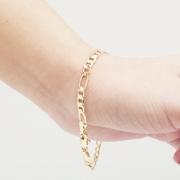 Guadalupe Small Wrist Bracelet.14K Gold Plated.New - Picture 5 of 7